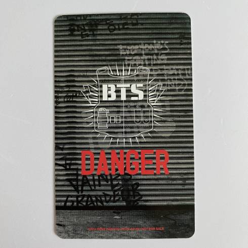 BTS 3RD JAPANESE ALBUM 'DANGER' PHOTOCARD - V